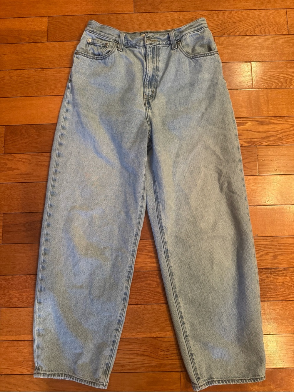 Levi’s Premium Balloon Leg Jeans Women’s Size 29 Light Wash GUC - Picture 2 of 7